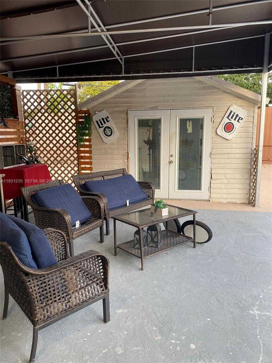 Small Image of 10529 NORTH WEST 37TH AVE, Miami Number 22