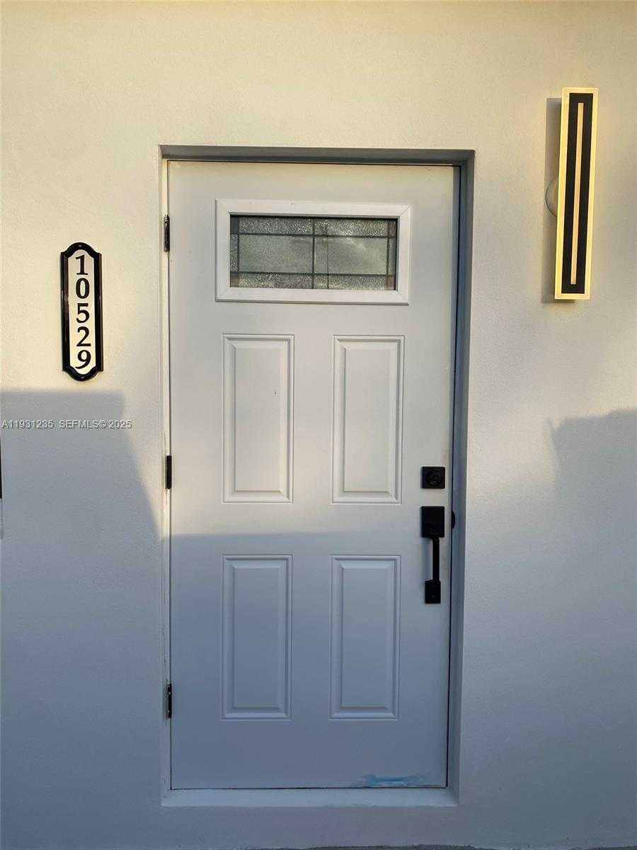 Small Image of 10529 NORTH WEST 37TH AVE, Miami Number 8