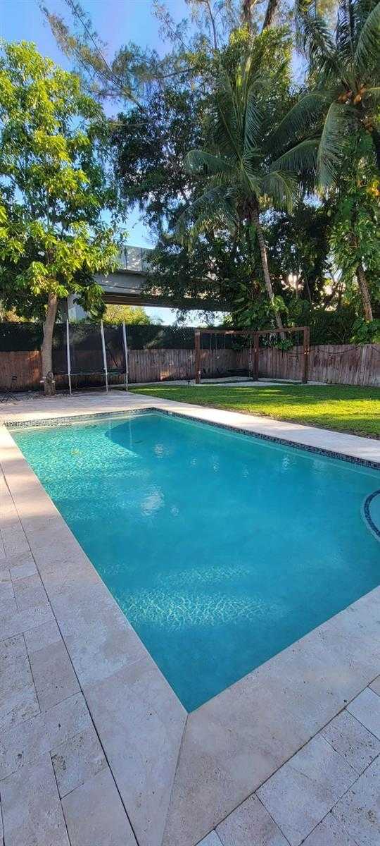 Small Image of 3689 SOUTH WEST 1ST AVE, Miami Number 10