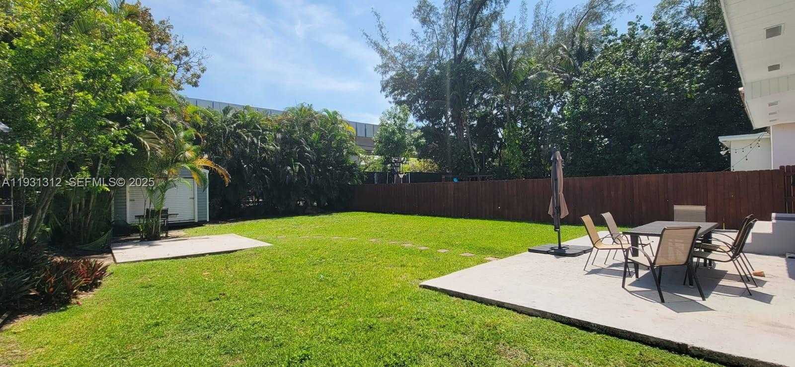 Small Image of 3689 SOUTH WEST 1ST AVE, Miami Number 15