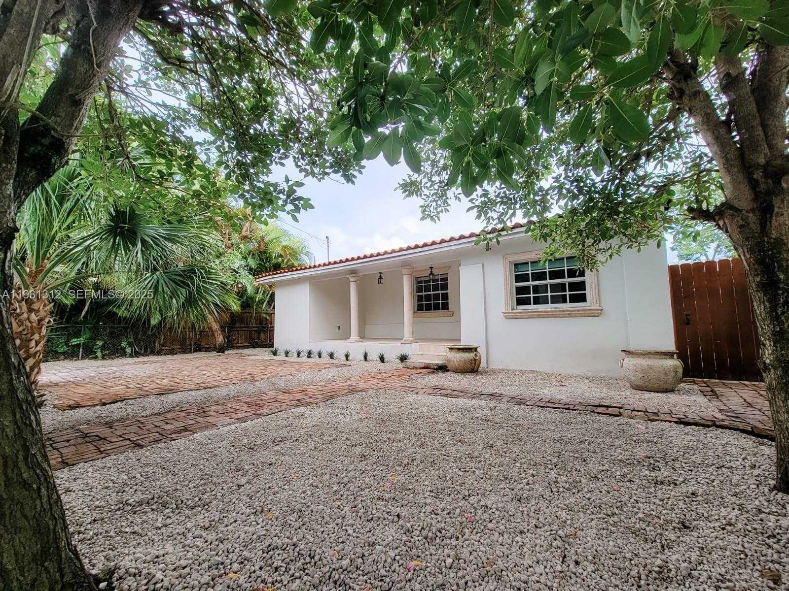 Small Image of 3689 SOUTH WEST 1ST AVE, Miami Number 24