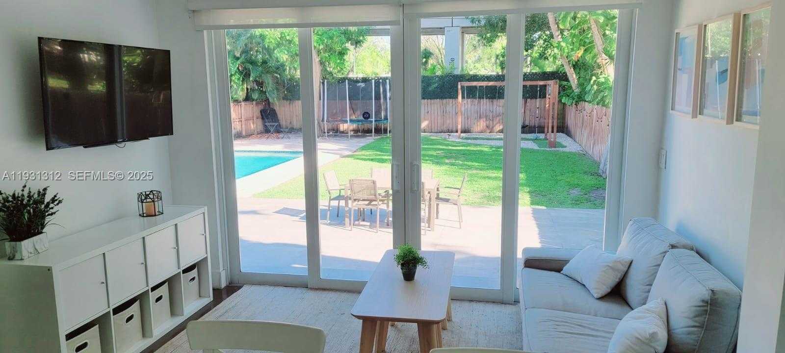 Small Image of 3689 SOUTH WEST 1ST AVE, Miami Number 5