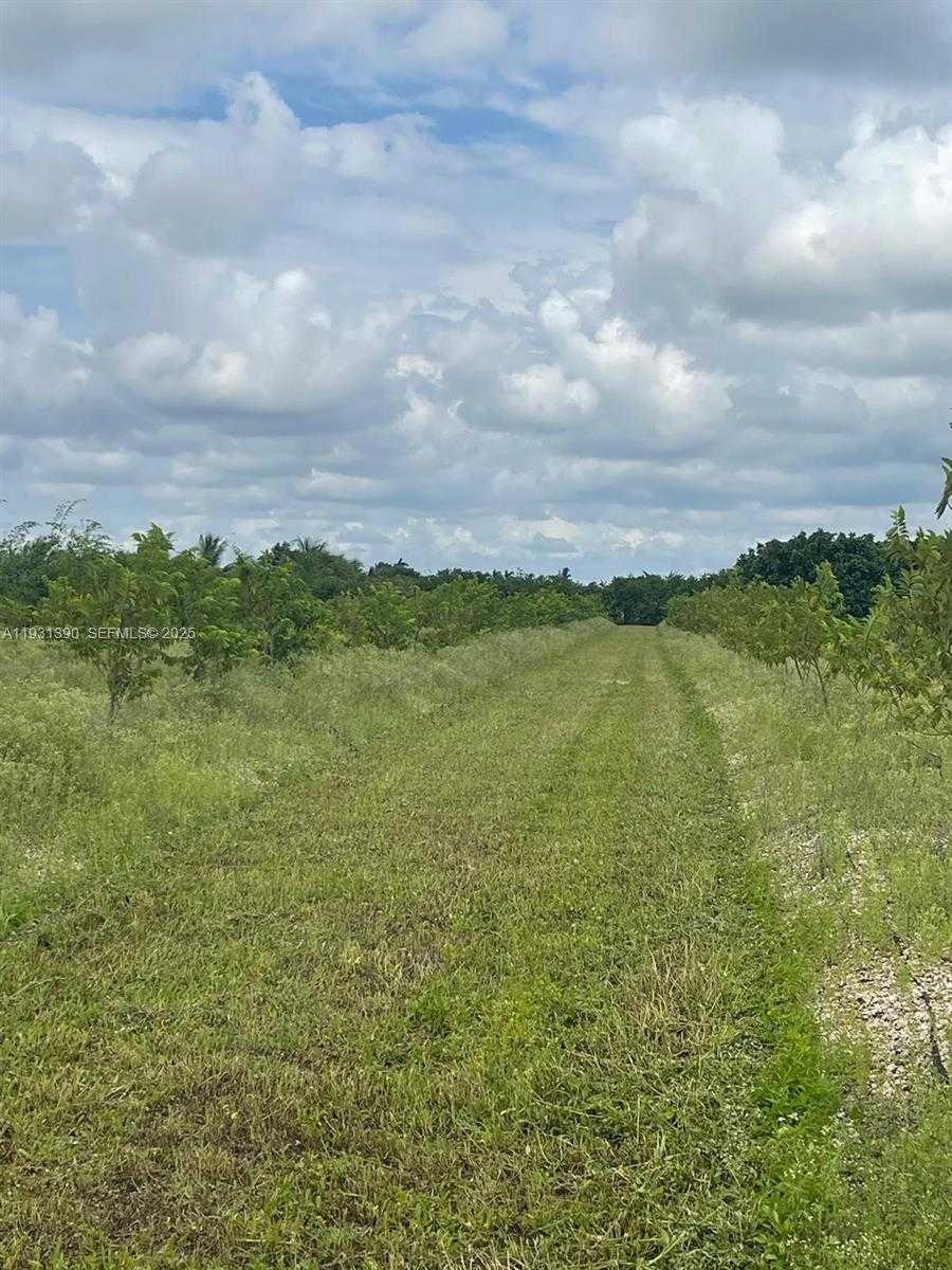 Small Image of 340 SOUTH WEST 217 AVE, Homestead Number 14