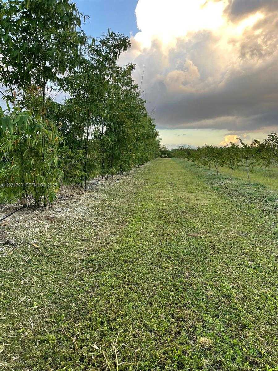 Small Image of 340 SOUTH WEST 217 AVE, Homestead Number 17