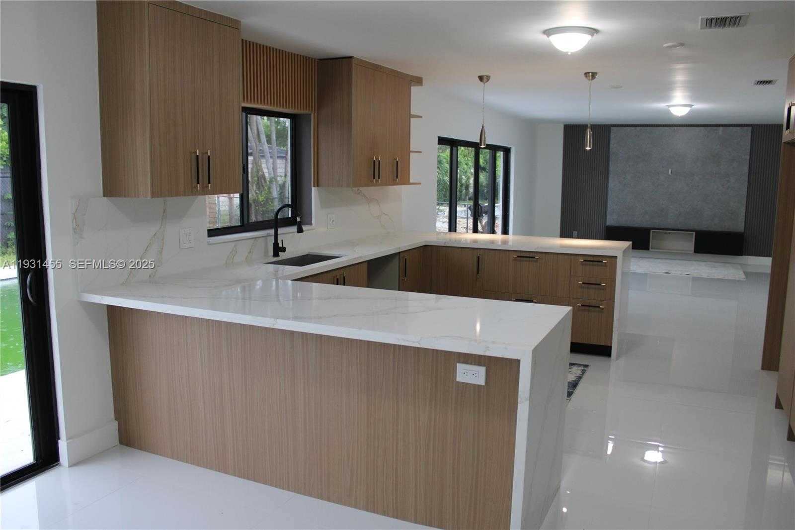 Small Image of 7630 SOUTH WEST 94TH AVE, Miami Number 15