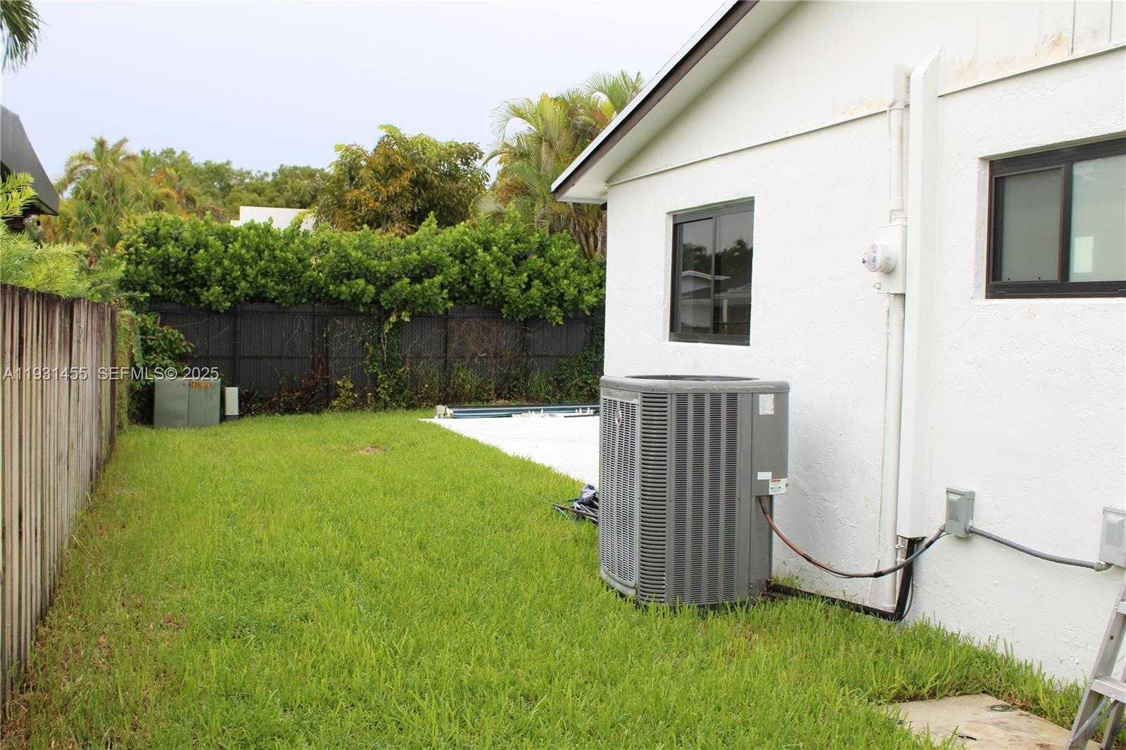 Small Image of 7630 SOUTH WEST 94TH AVE, Miami Number 26