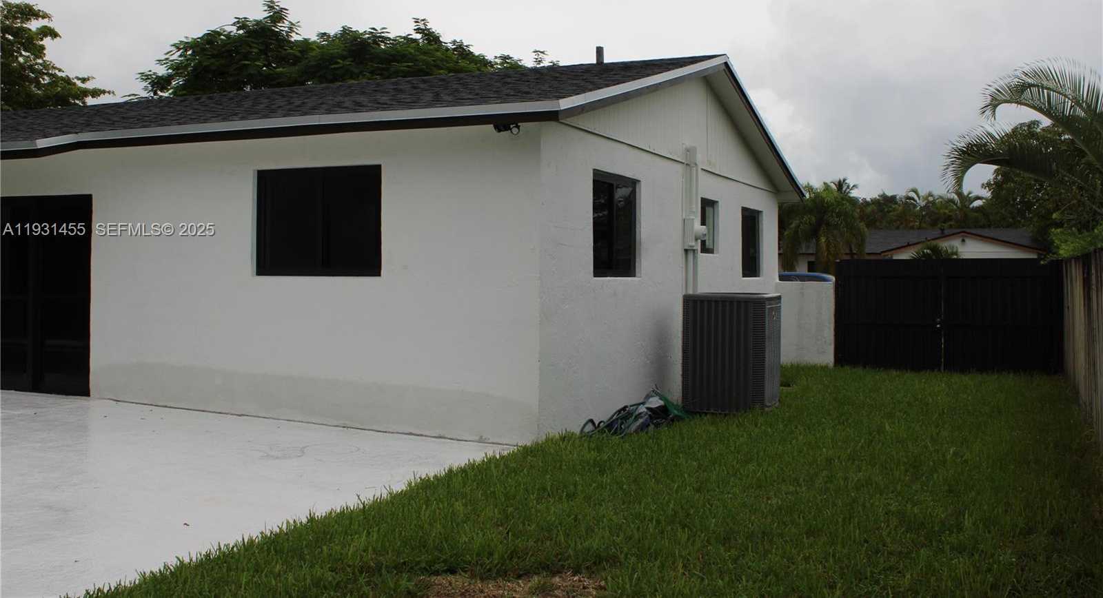 Small Image of 7630 SOUTH WEST 94TH AVE, Miami Number 8