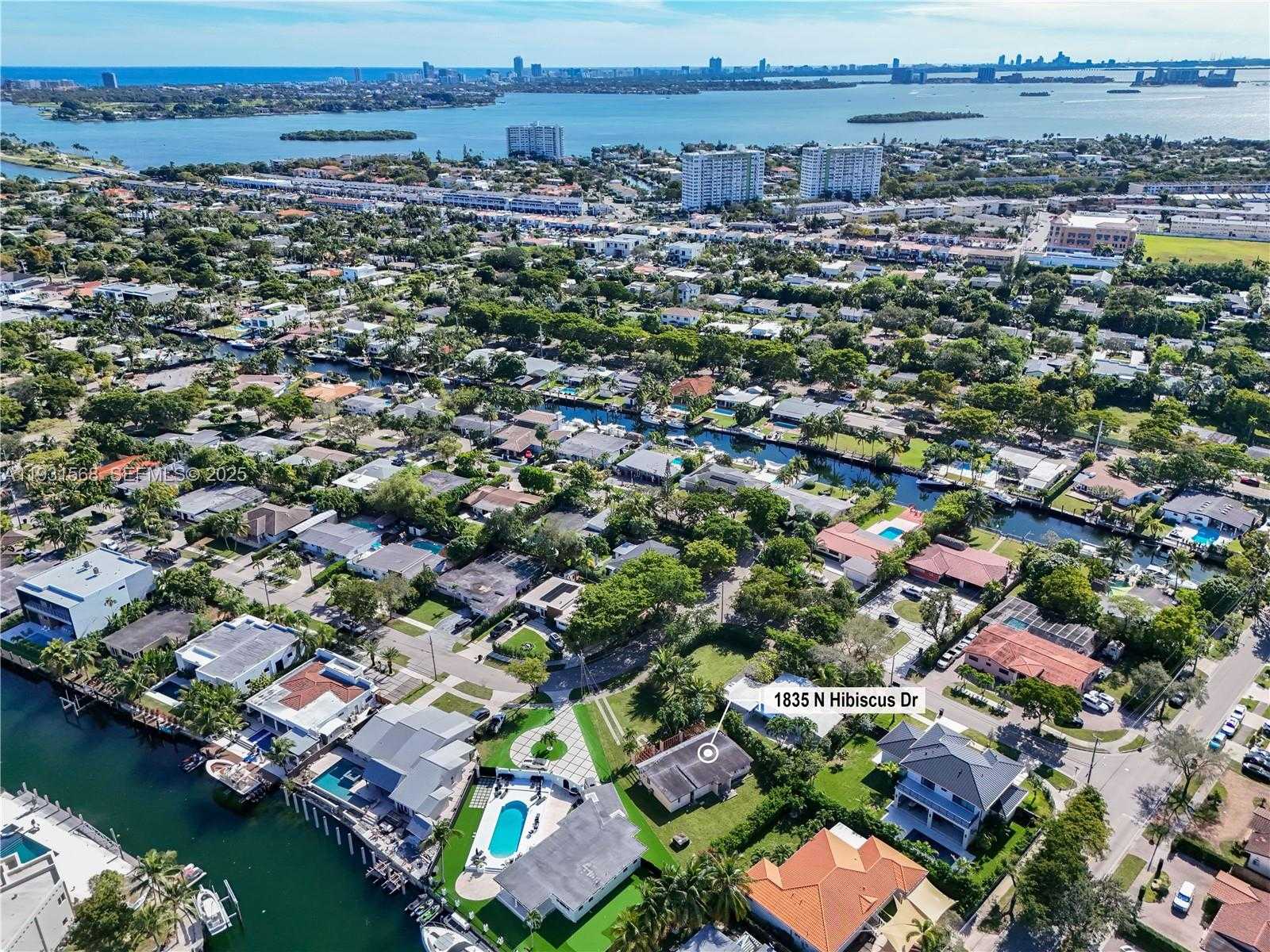 Small Image of 1835 NORTH HIBISCUS DR, North Miami Number 9