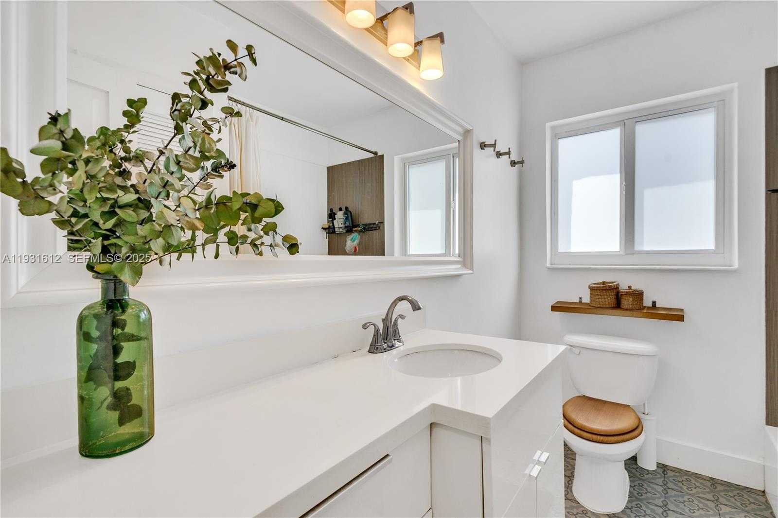 Small Image of 419 SOUTH WEST 30TH RD, Miami Number 12