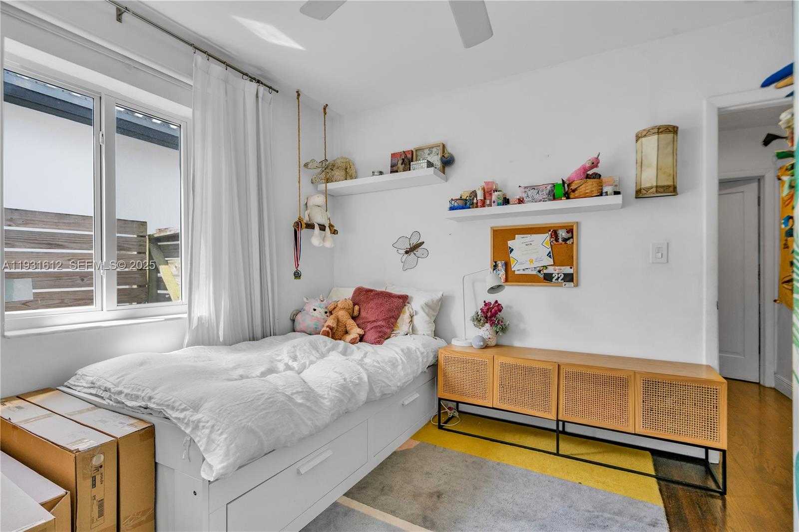 Small Image of 419 SOUTH WEST 30TH RD, Miami Number 13