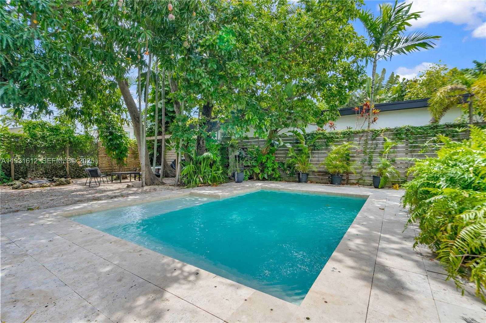 Small Image of 419 SOUTH WEST 30TH RD, Miami Number 16