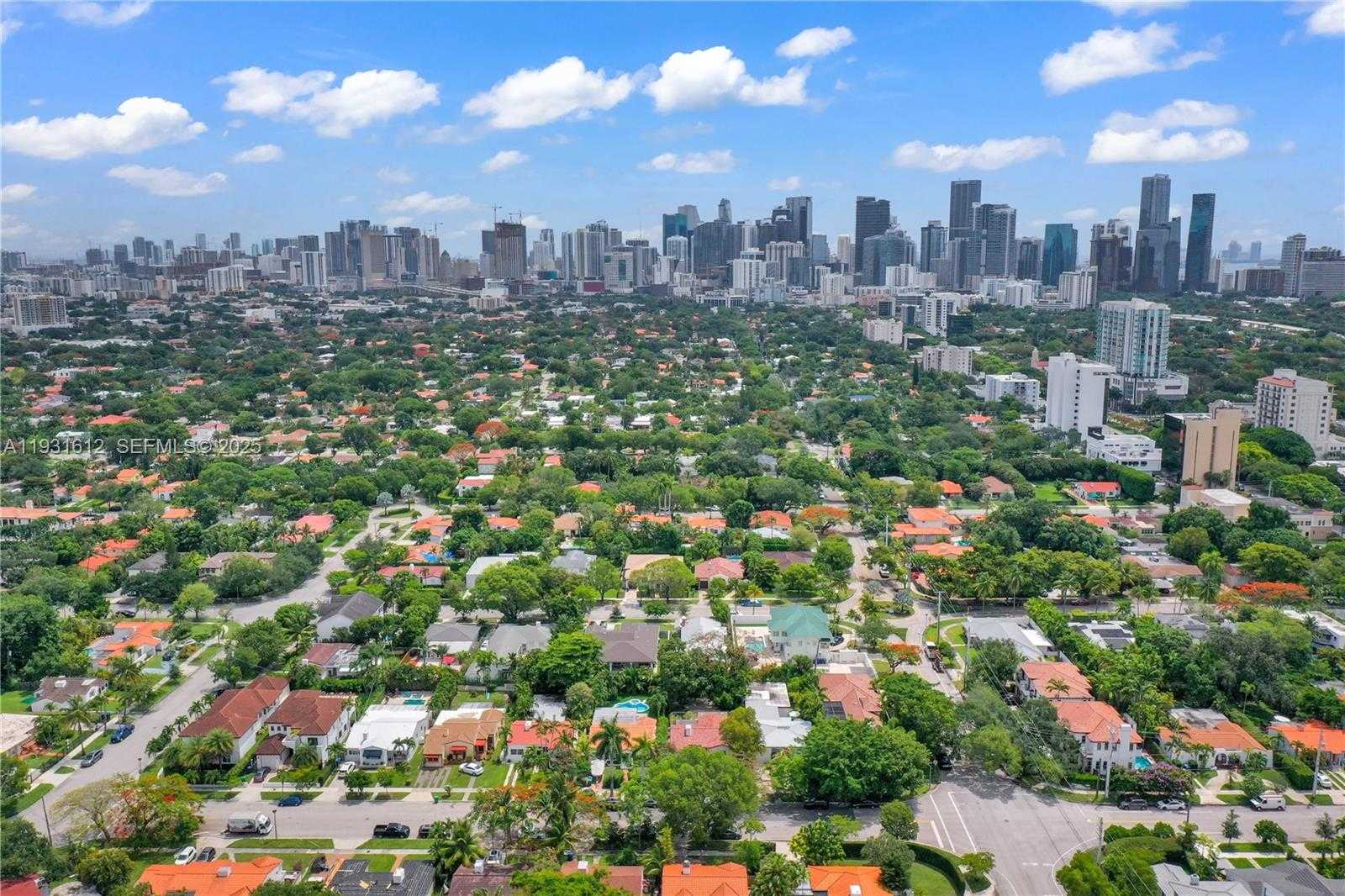 Small Image of 419 SOUTH WEST 30TH RD, Miami Number 18