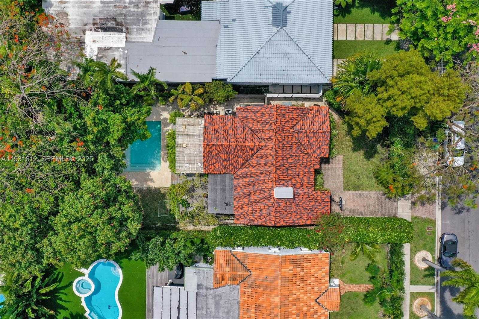 Small Image of 419 SOUTH WEST 30TH RD, Miami Number 20