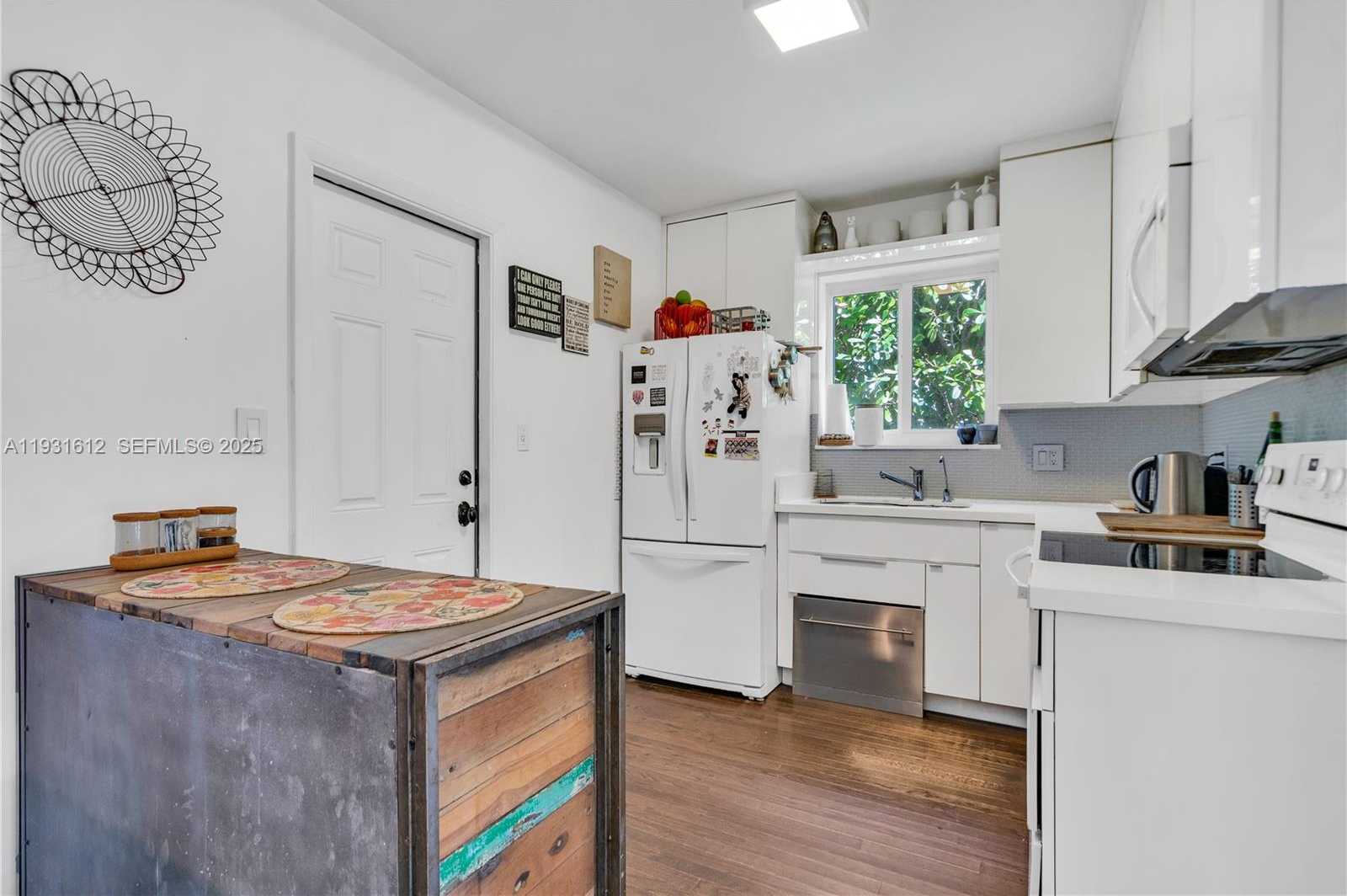 Small Image of 419 SOUTH WEST 30TH RD, Miami Number 8