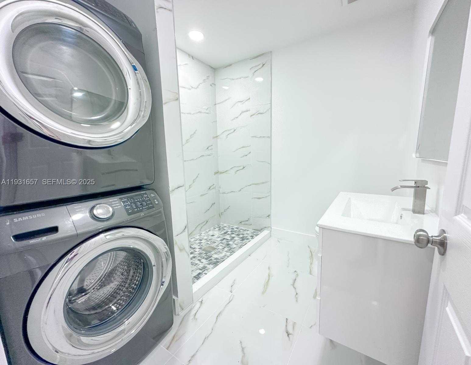 Small Image of 4000 SOUTH WEST 28TH ST, West Park Number 11