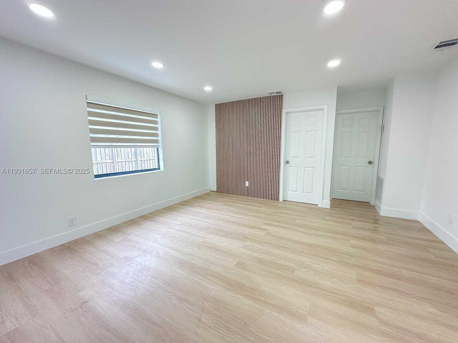 Small Image of 4000 SOUTH WEST 28TH ST, West Park Number 12