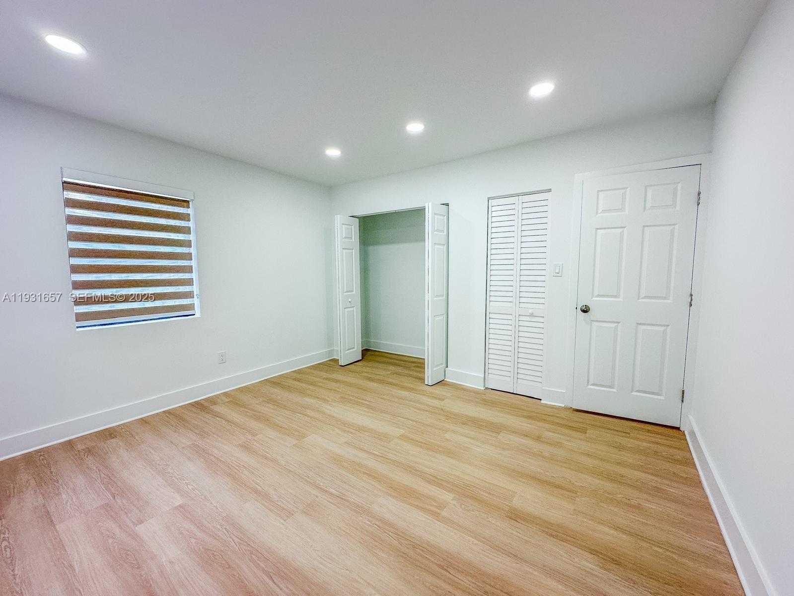 Small Image of 4000 SOUTH WEST 28TH ST, West Park Number 14