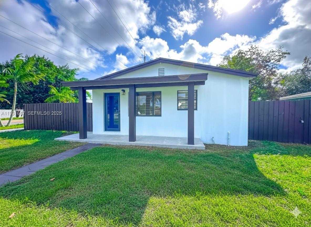 Small Image of 4000 SOUTH WEST 28TH ST, West Park Number 2