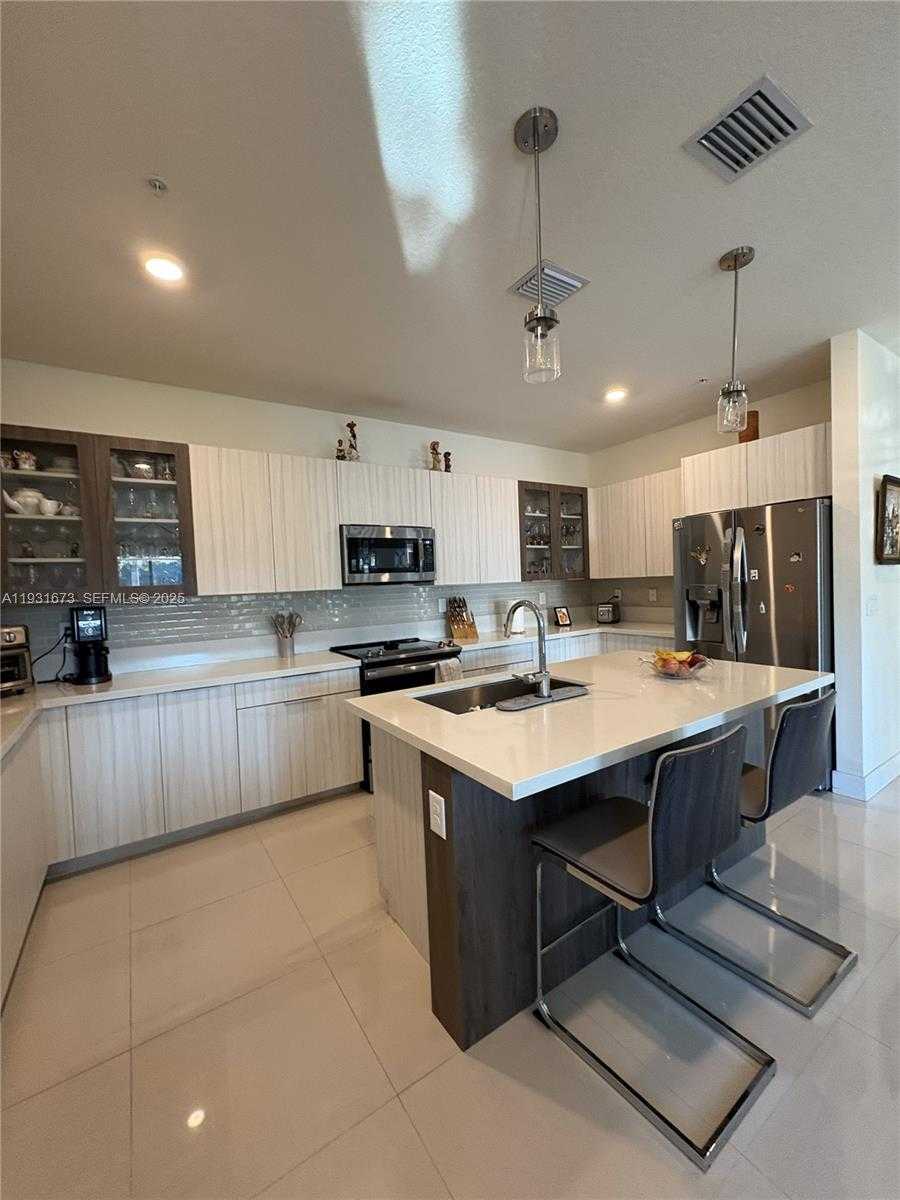 Small Image of 4749 NORTH WEST 85TH AVE, Doral Number 11