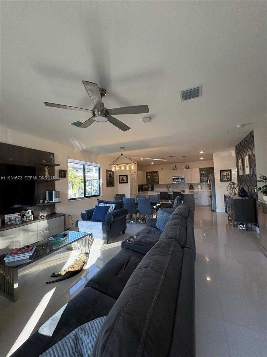 Small Image of 4749 NORTH WEST 85TH AVE, Doral Number 12