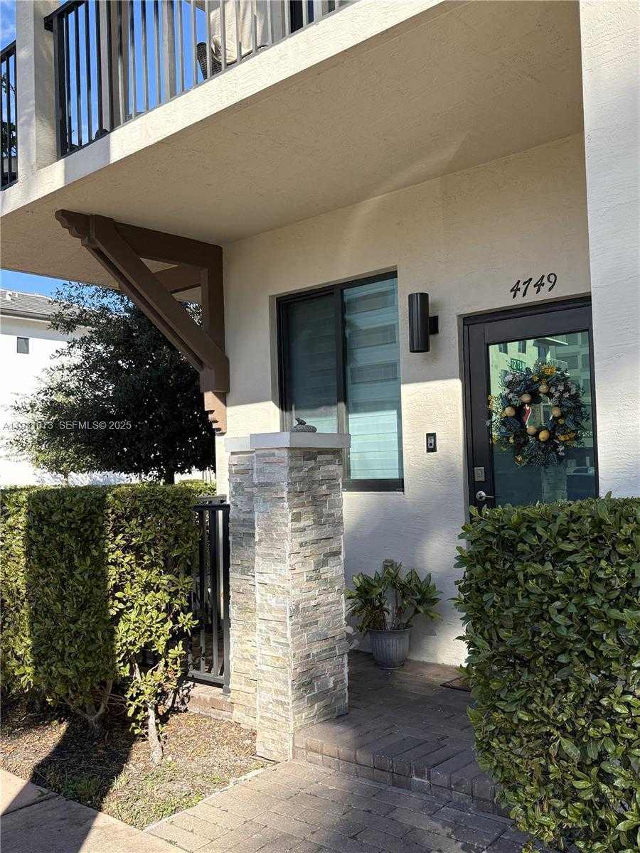 Small Image of 4749 NORTH WEST 85TH AVE, Doral Number 2