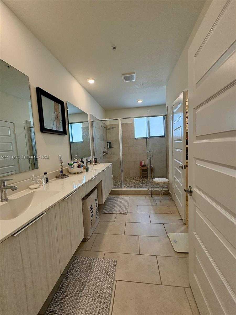 Small Image of 4749 NORTH WEST 85TH AVE, Doral Number 21