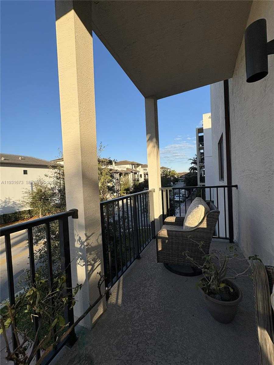 Small Image of 4749 NORTH WEST 85TH AVE, Doral Number 7