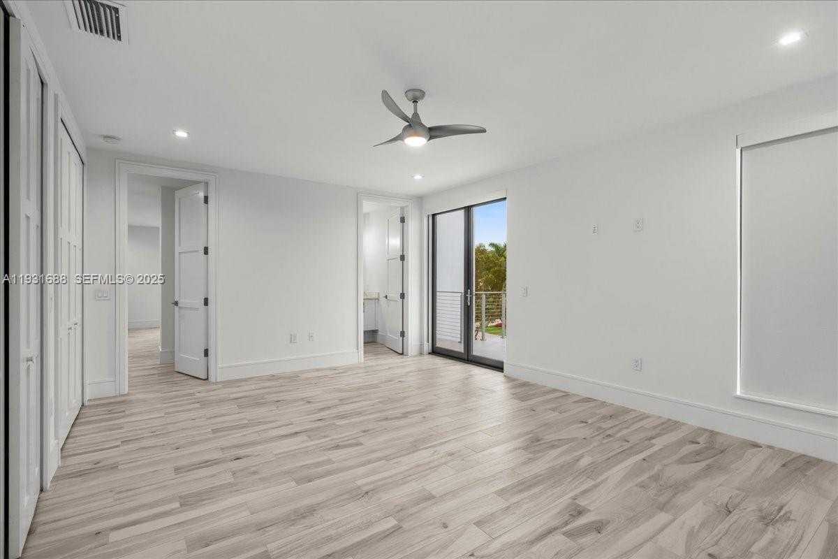 Small Image of 3800 CRAYTON ROAD, Naples Number 32