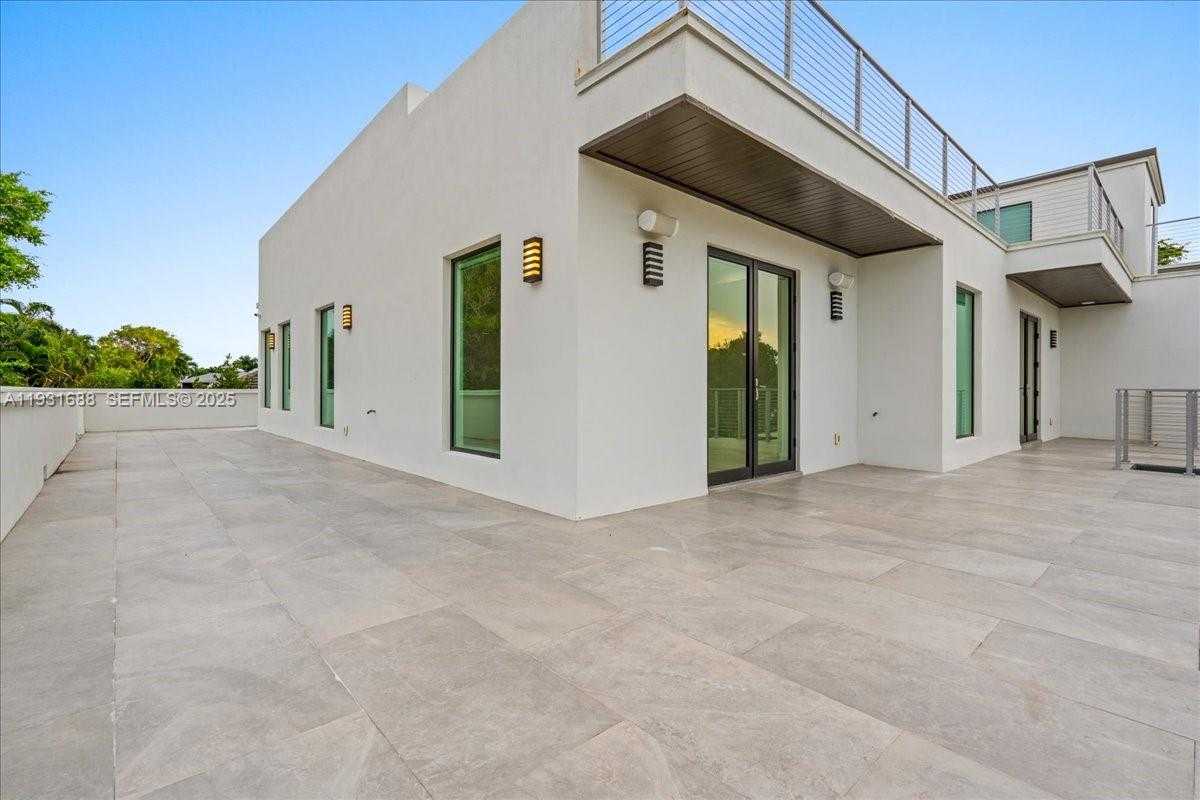 Small Image of 3800 CRAYTON ROAD, Naples Number 40