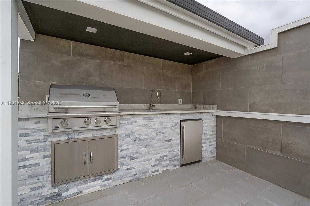 Small Image of 3800 CRAYTON ROAD, Naples Number 41