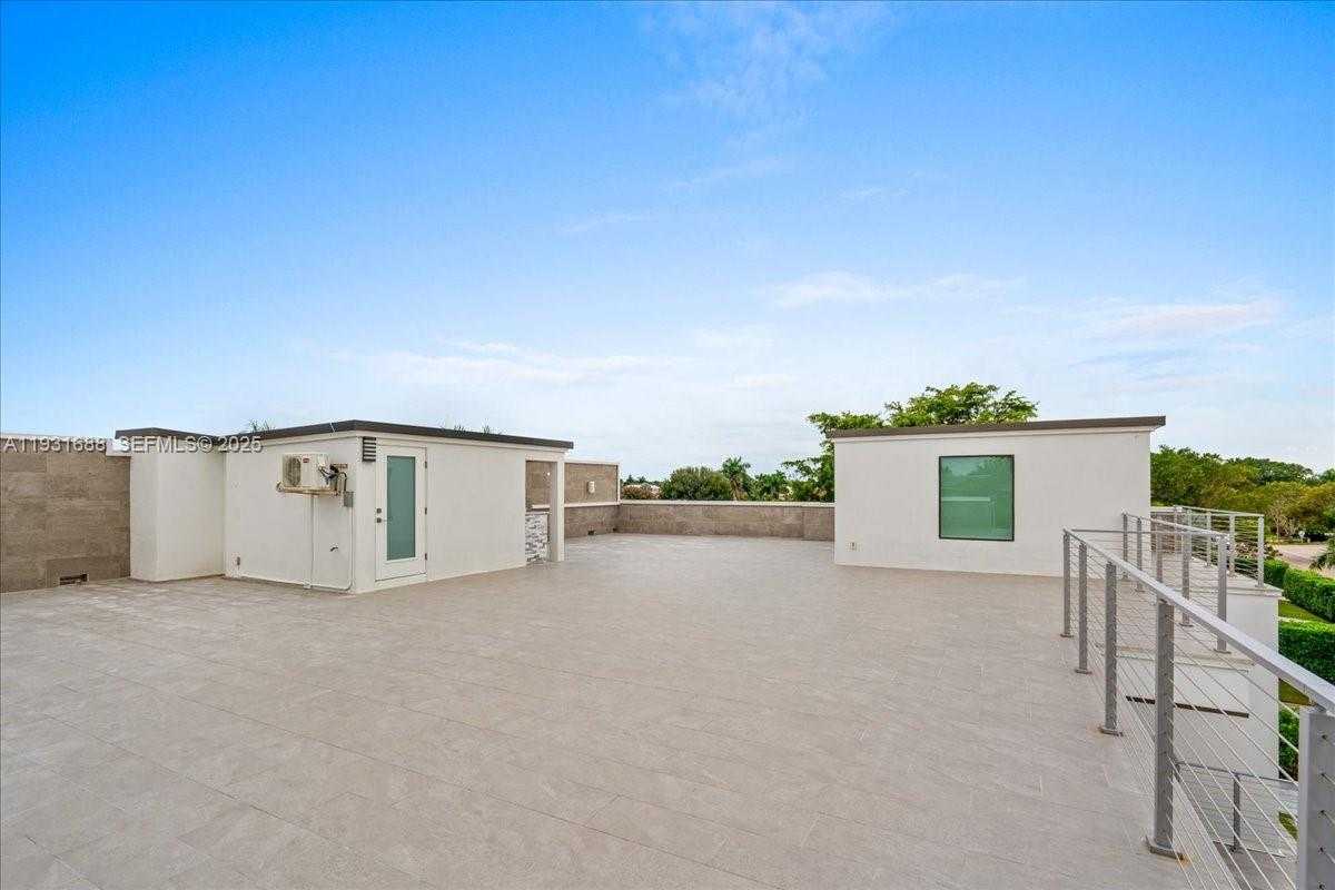 Small Image of 3800 CRAYTON ROAD, Naples Number 42