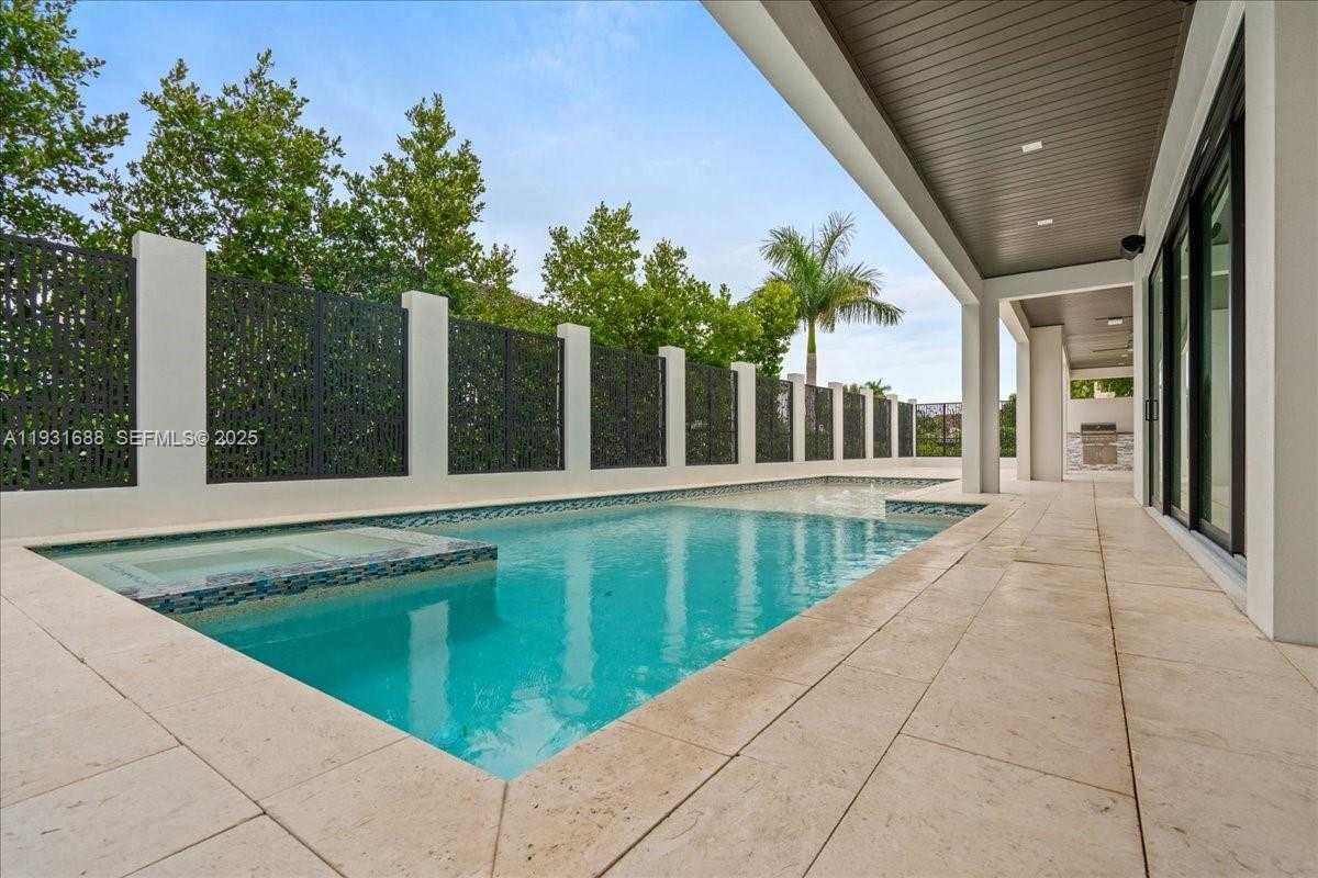 Small Image of 3800 CRAYTON ROAD, Naples Number 45