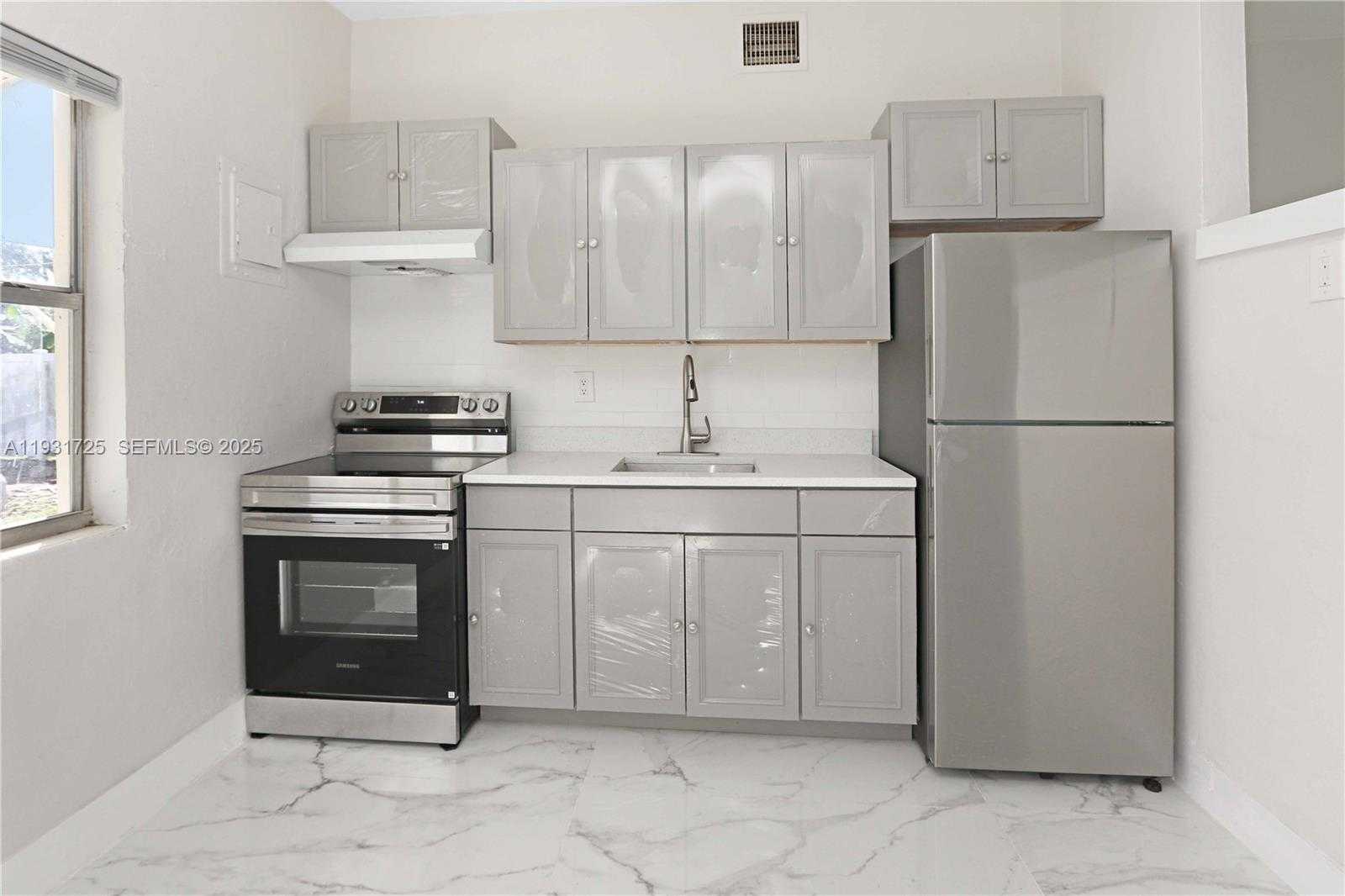 Small Image of 3601 SOUTH WEST 44TH AVE, West Park Number 10