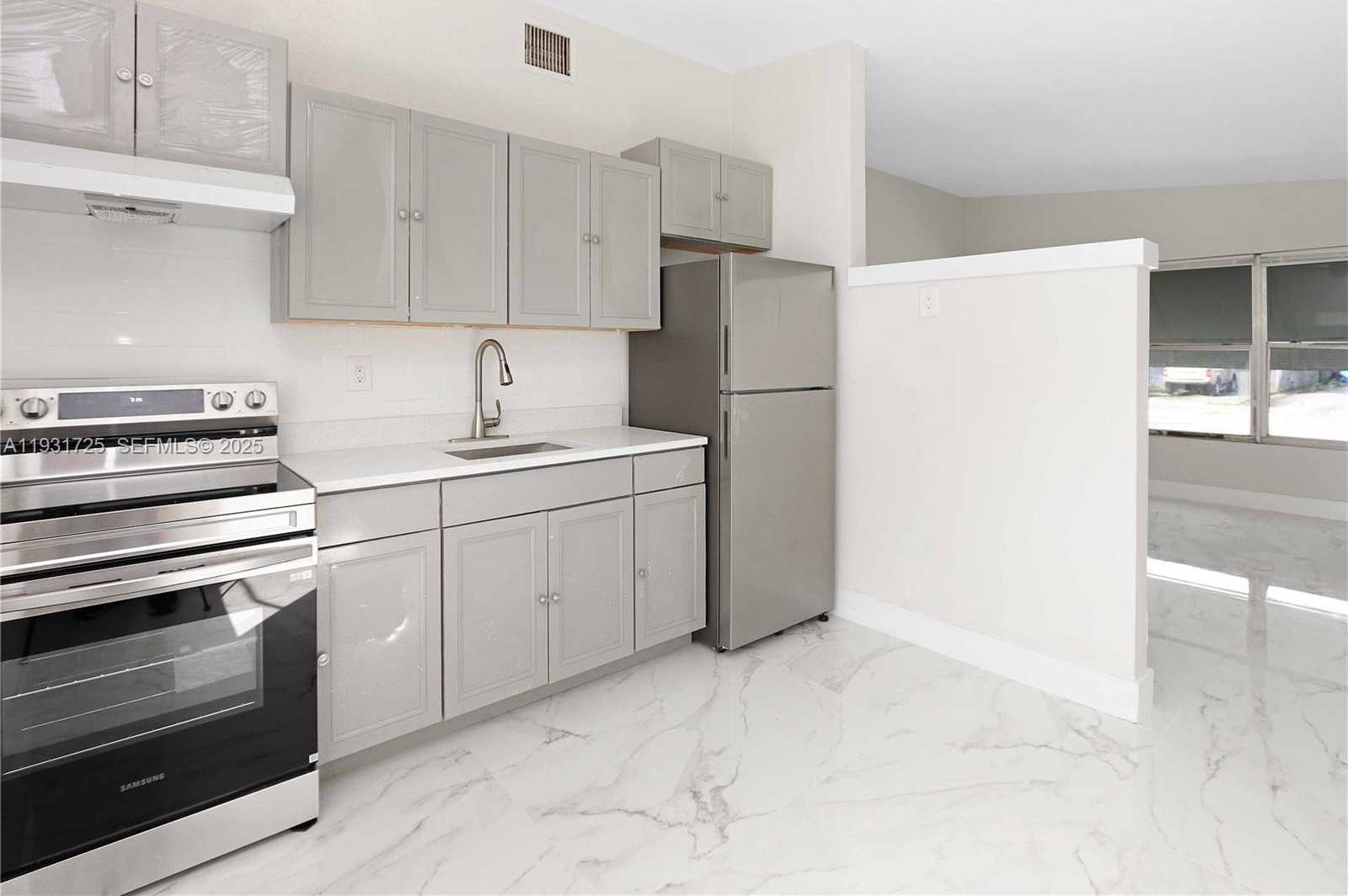 Small Image of 3601 SOUTH WEST 44TH AVE, West Park Number 11