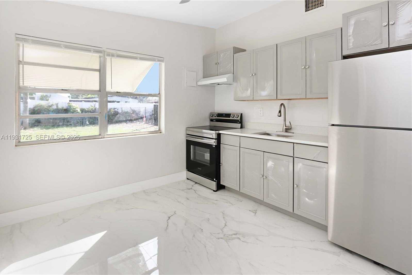 Small Image of 3601 SOUTH WEST 44TH AVE, West Park Number 9