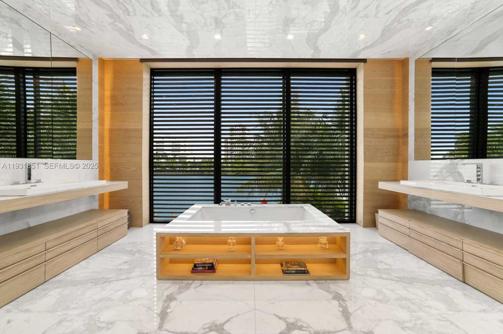 Small Image of 6411 ALLISON RD, Miami Beach Number 14