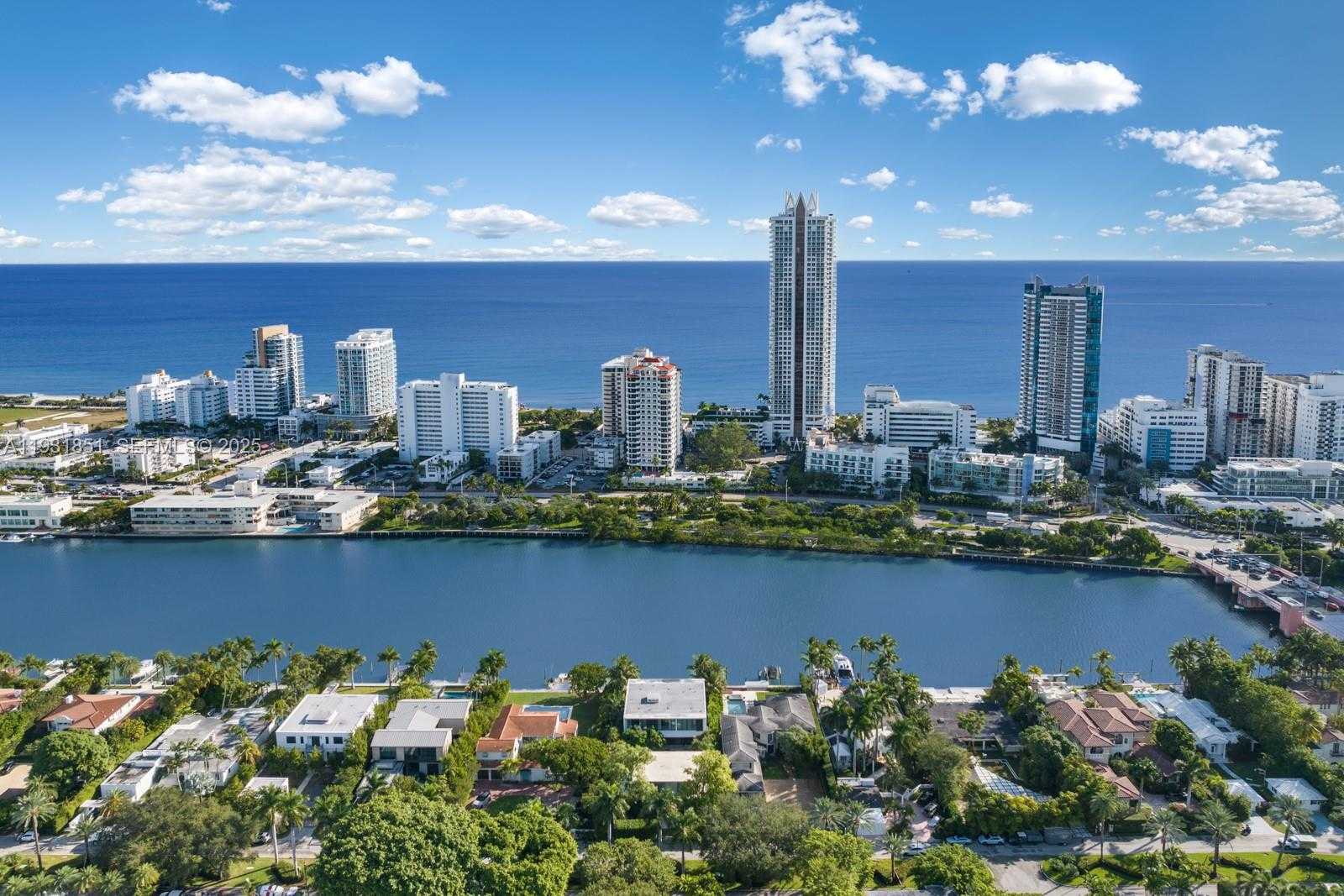 Small Image of 6411 ALLISON RD, Miami Beach Number 20