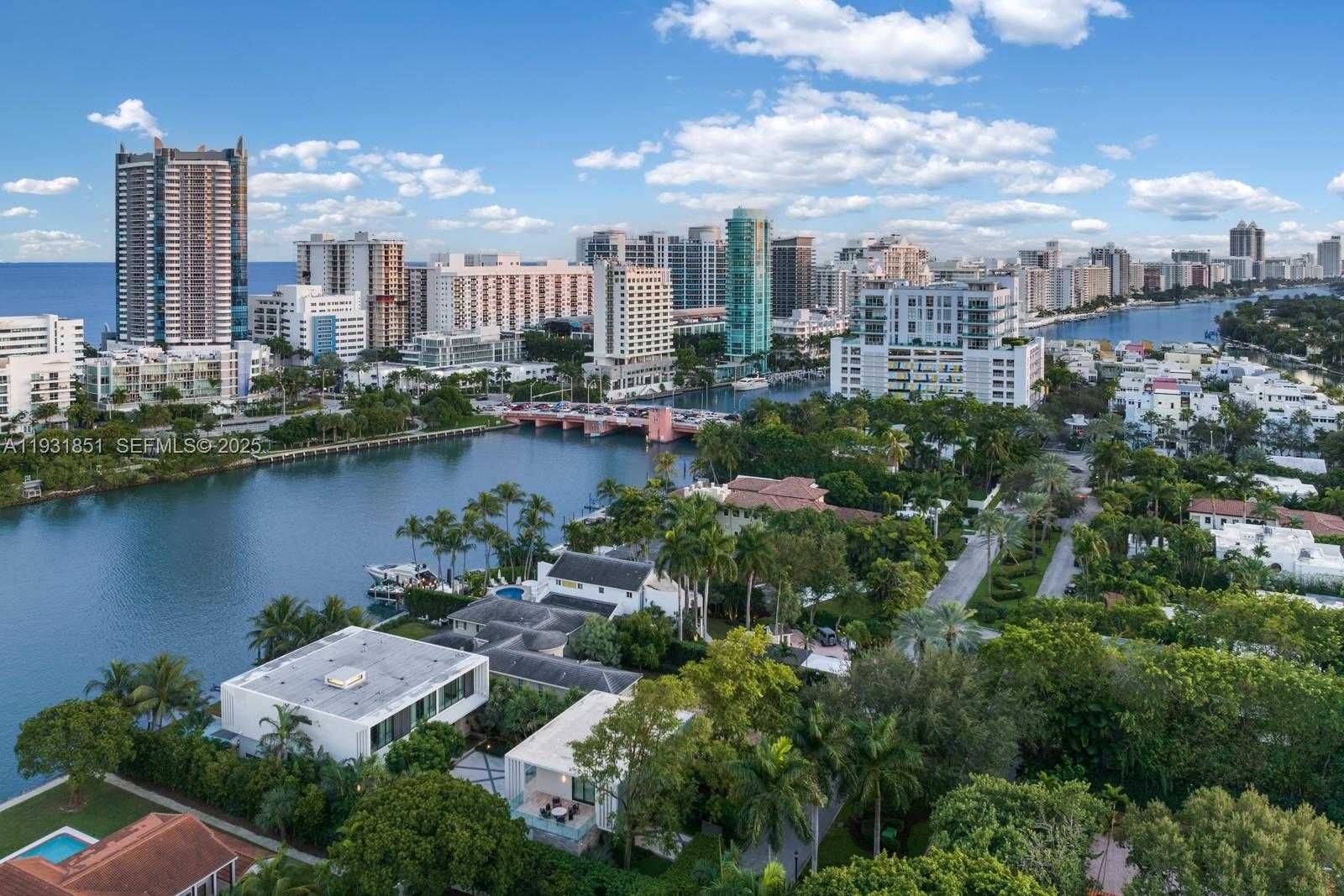 Small Image of 6411 ALLISON RD, Miami Beach Number 21