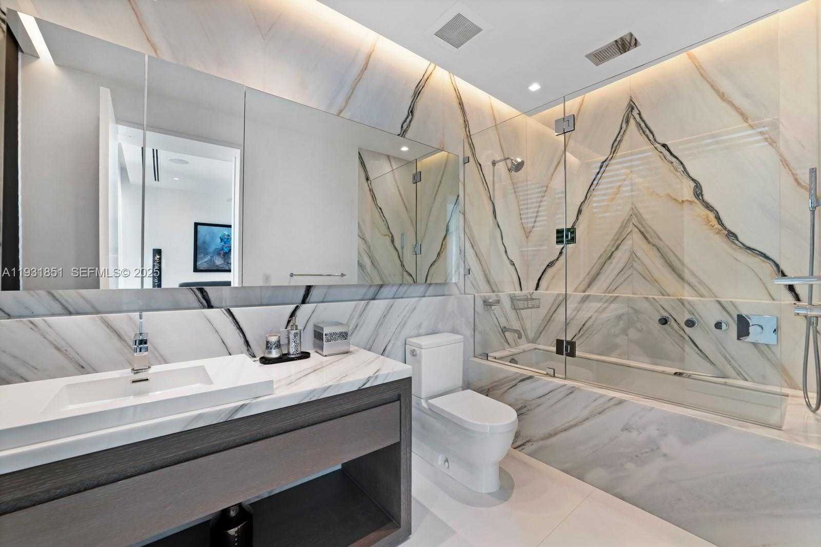 Small Image of 6411 ALLISON RD, Miami Beach Number 24