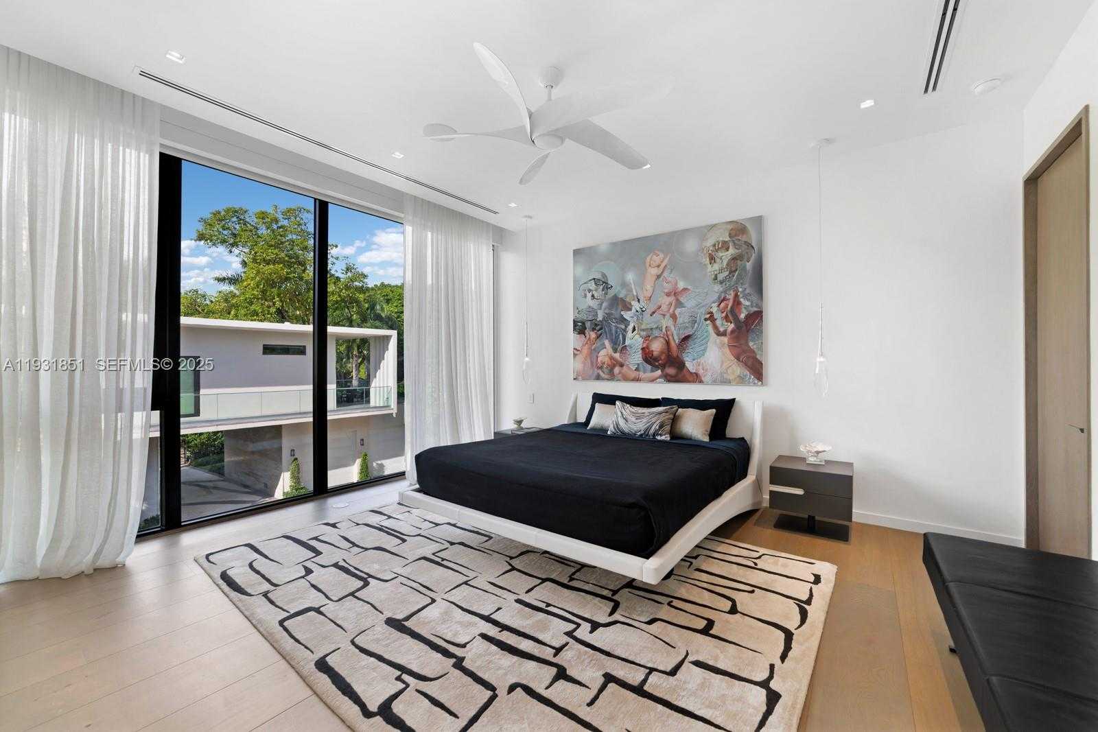 Small Image of 6411 ALLISON RD, Miami Beach Number 25