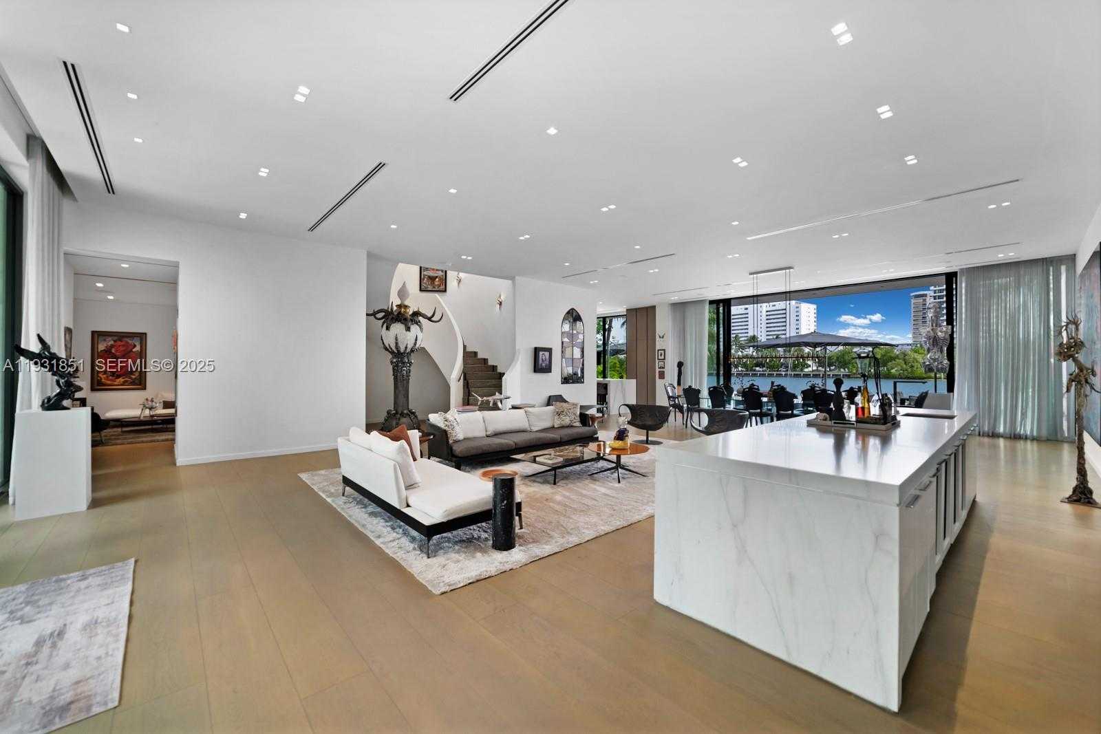 Small Image of 6411 ALLISON RD, Miami Beach Number 34