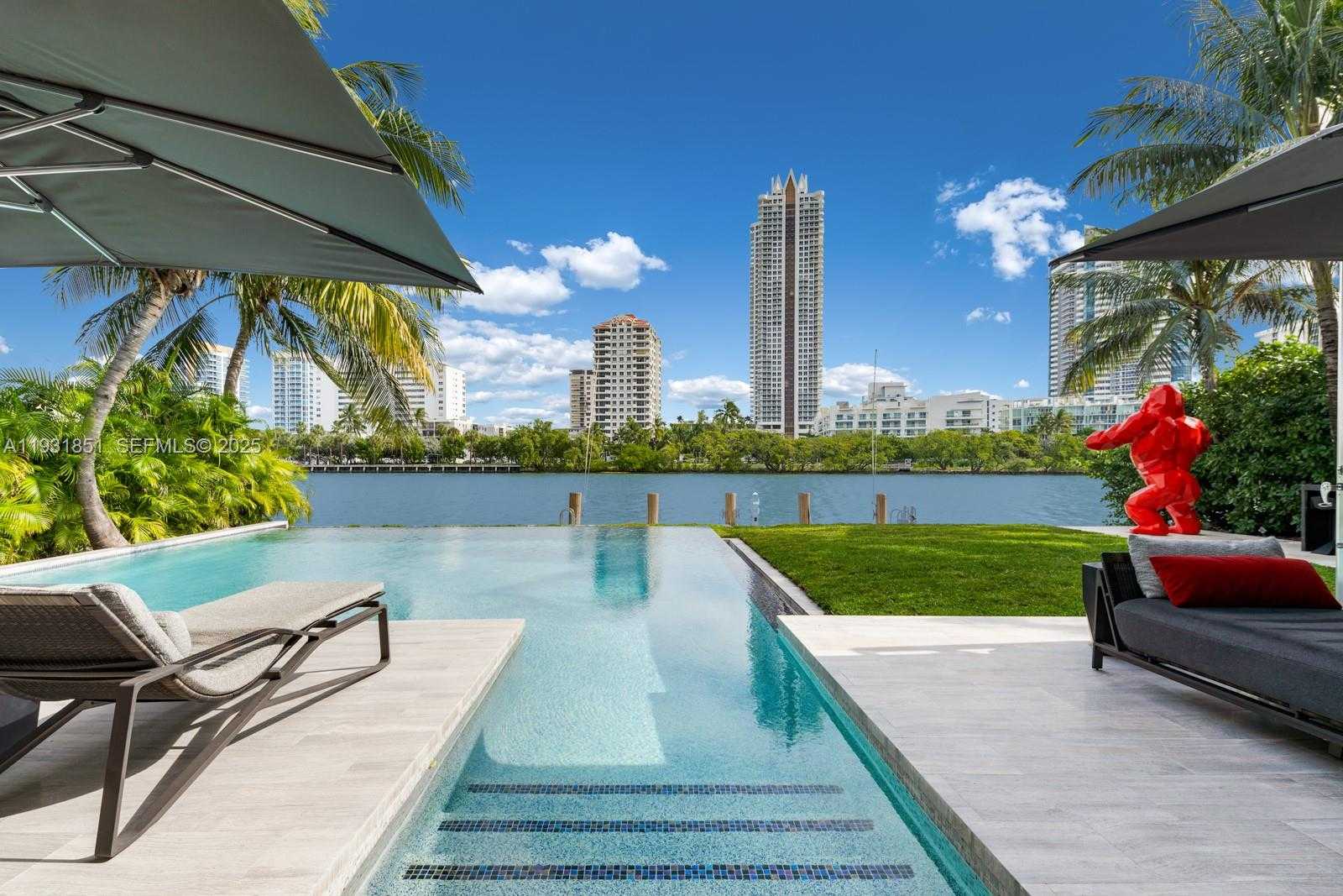 Small Image of 6411 ALLISON RD, Miami Beach Number 43