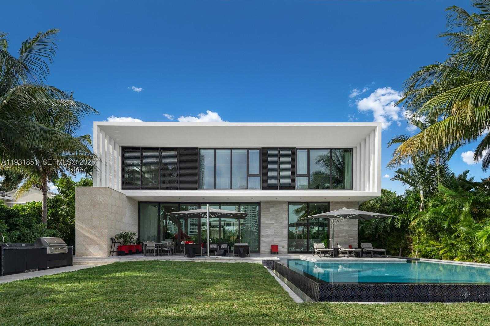 Small Image of 6411 ALLISON RD, Miami Beach Number 5