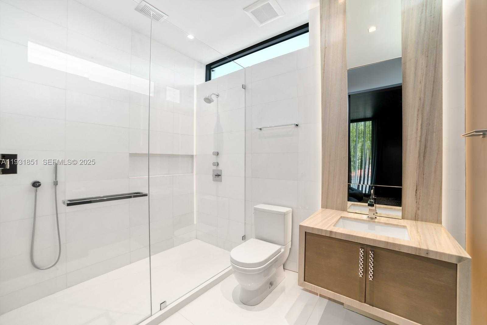 Small Image of 6411 ALLISON RD, Miami Beach Number 52