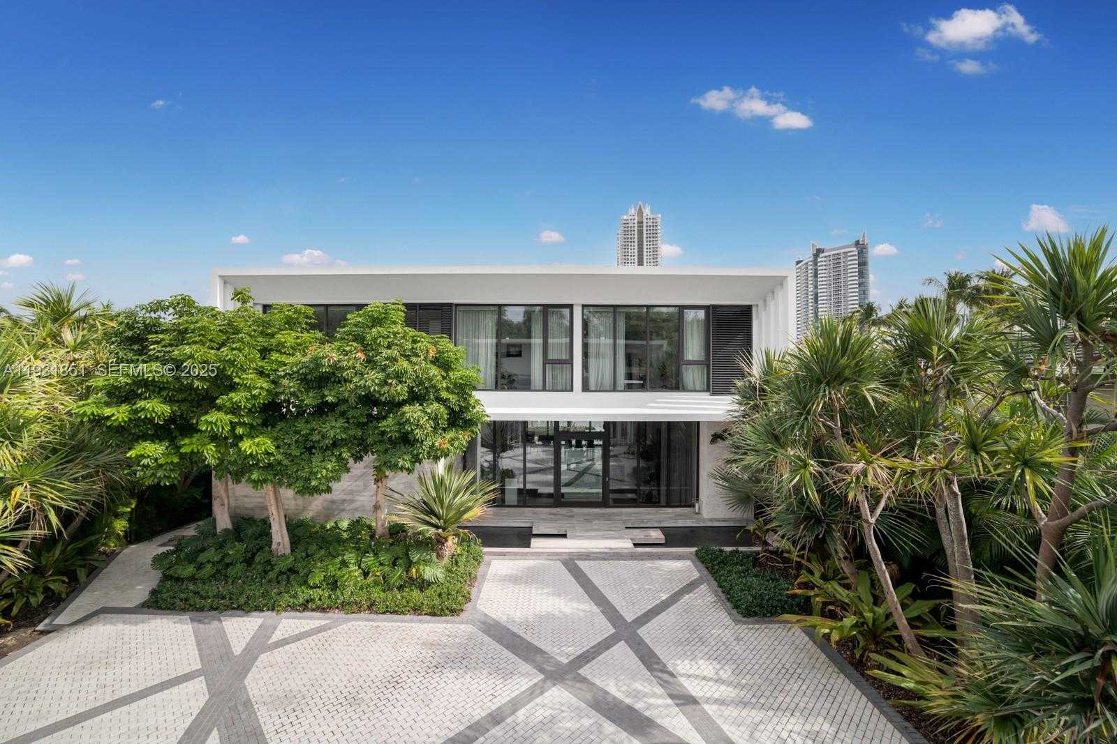 Small Image of 6411 ALLISON RD, Miami Beach Number 54