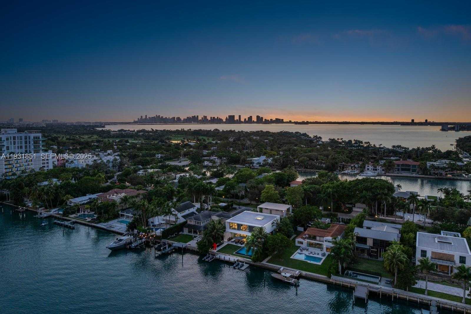 Small Image of 6411 ALLISON RD, Miami Beach Number 56