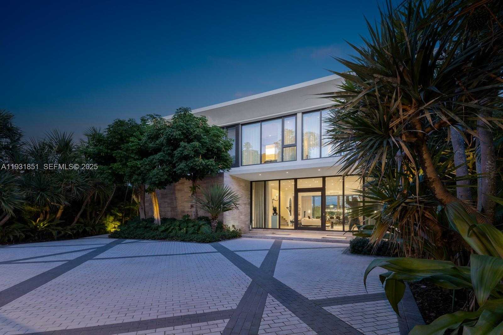 Small Image of 6411 ALLISON RD, Miami Beach Number 62