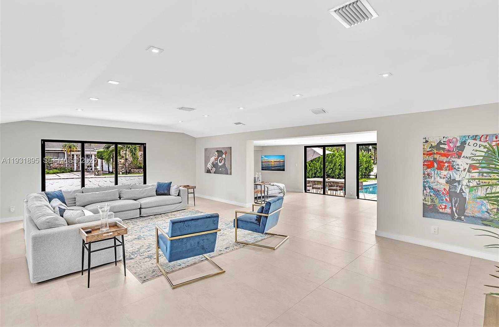 Small Image of 536 HIBISCUS DR, Hallandale Beach Number 10