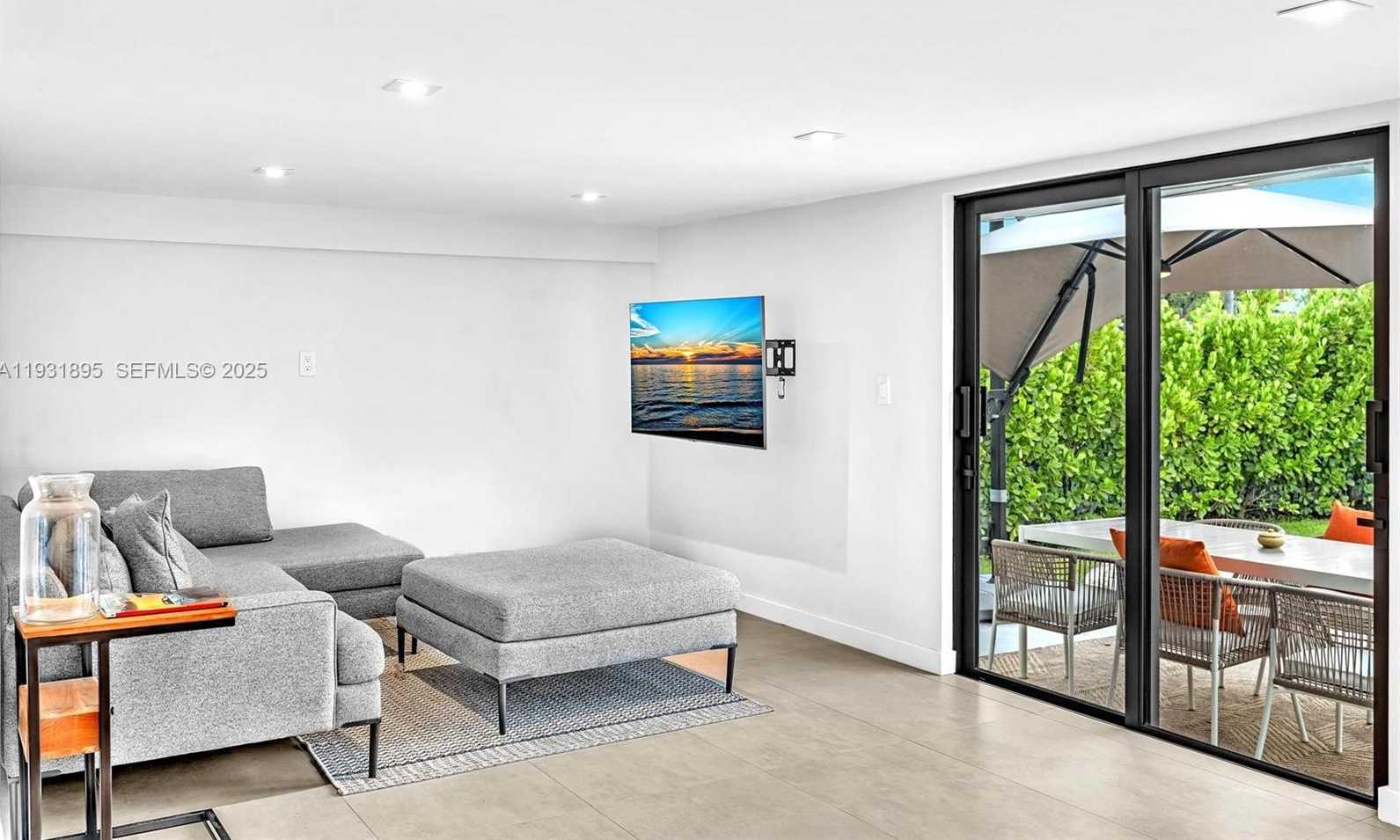 Small Image of 536 HIBISCUS DR, Hallandale Beach Number 20