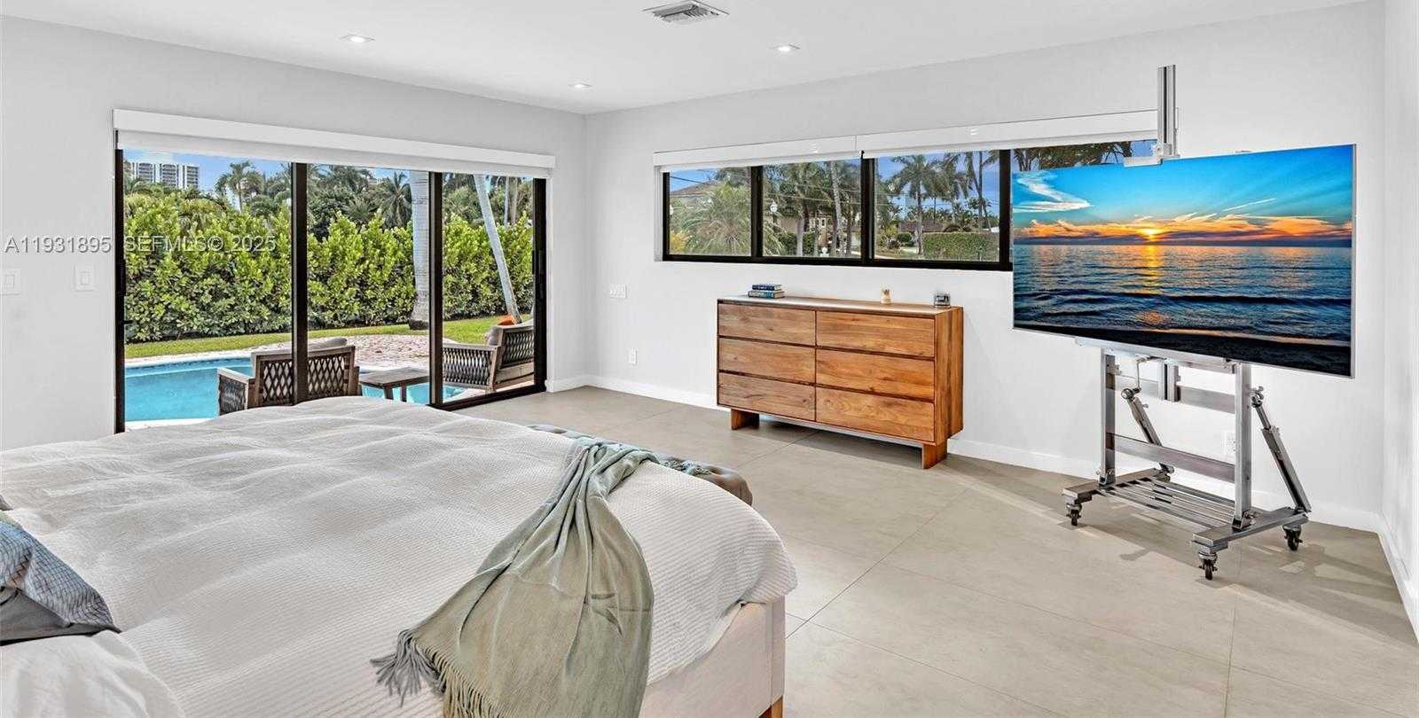 Small Image of 536 HIBISCUS DR, Hallandale Beach Number 23